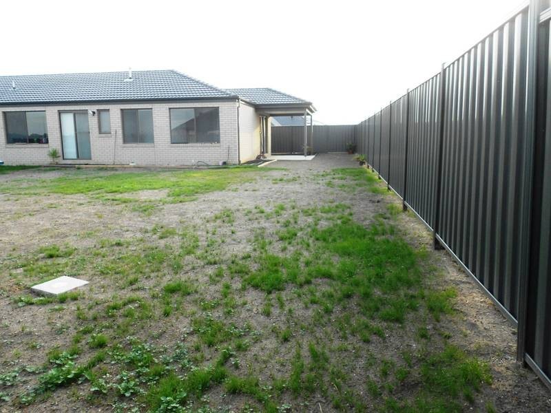 2 Bregman Esplanade, Wyndham Vale VIC 3024