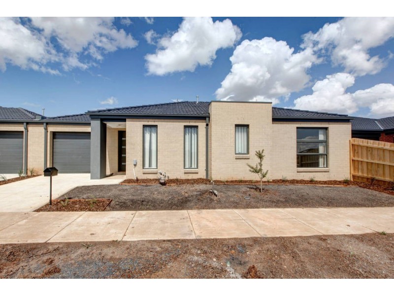 2/5 Mark Drive, Tarneit VIC 3029