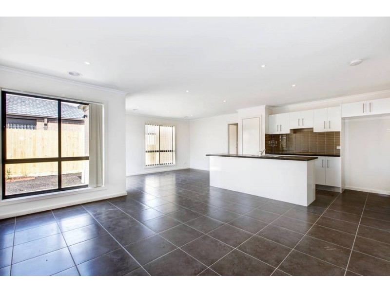 2/5 Mark Drive, Tarneit VIC 3029