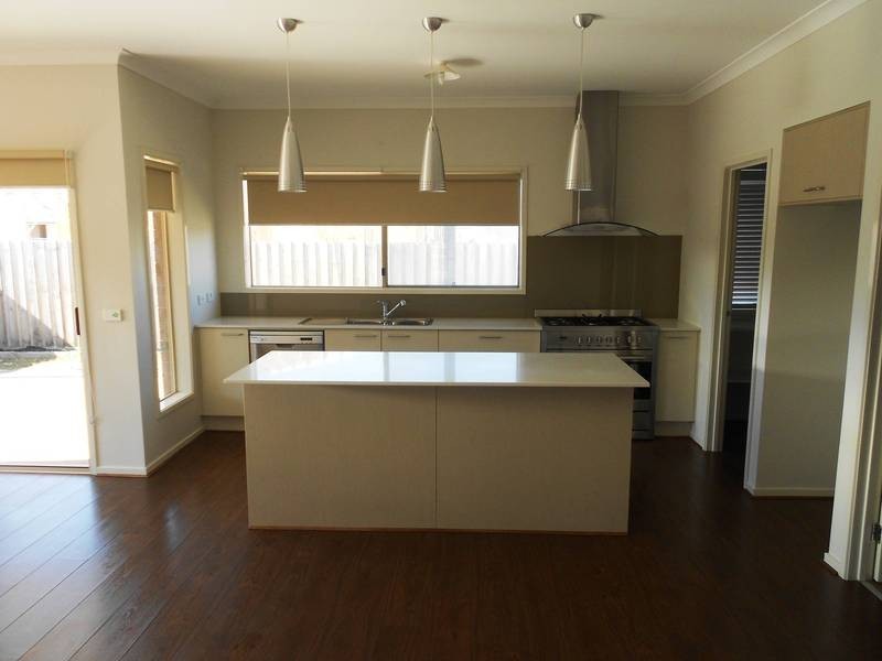 63 Exploration Avenue, Werribee VIC 3030