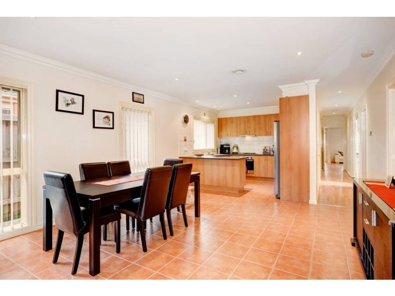 2/20  Cootamundra Court, Werribee VIC 3030