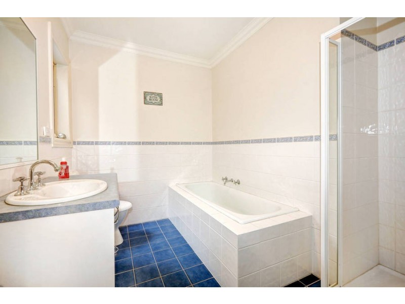 2/20  Cootamundra Court, Werribee VIC 3030