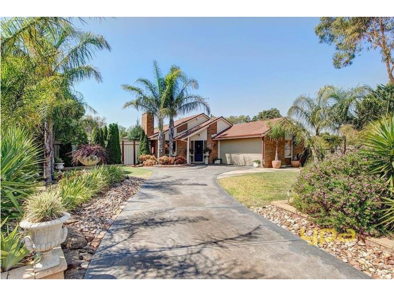 2 Villa Walk, Werribee VIC 3030