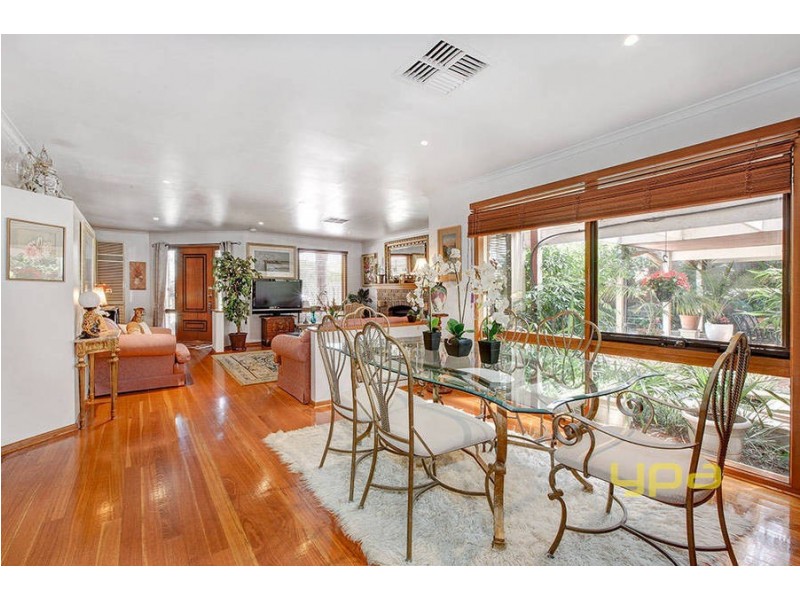 2 Villa Walk, Werribee VIC 3030