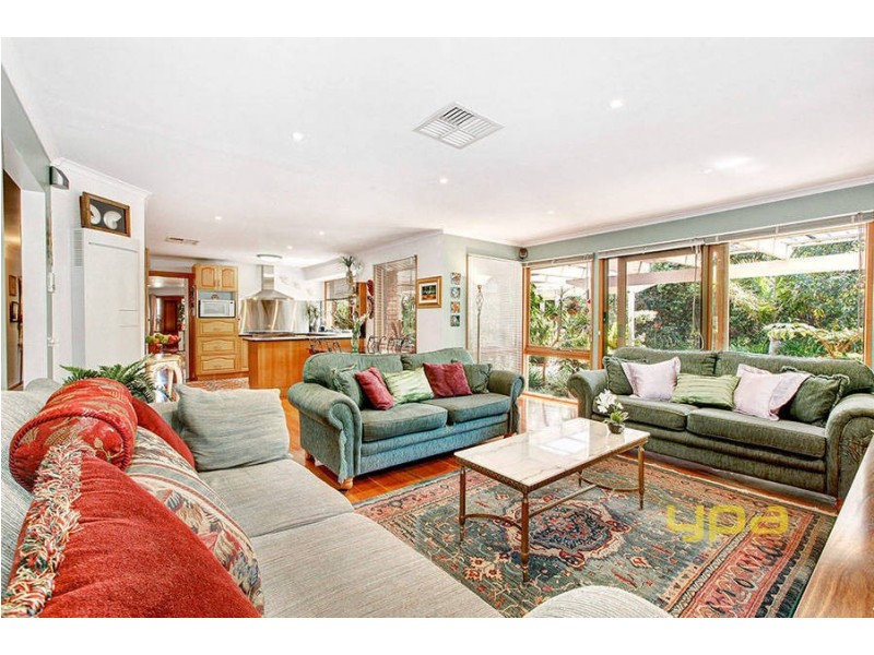 2 Villa Walk, Werribee VIC 3030