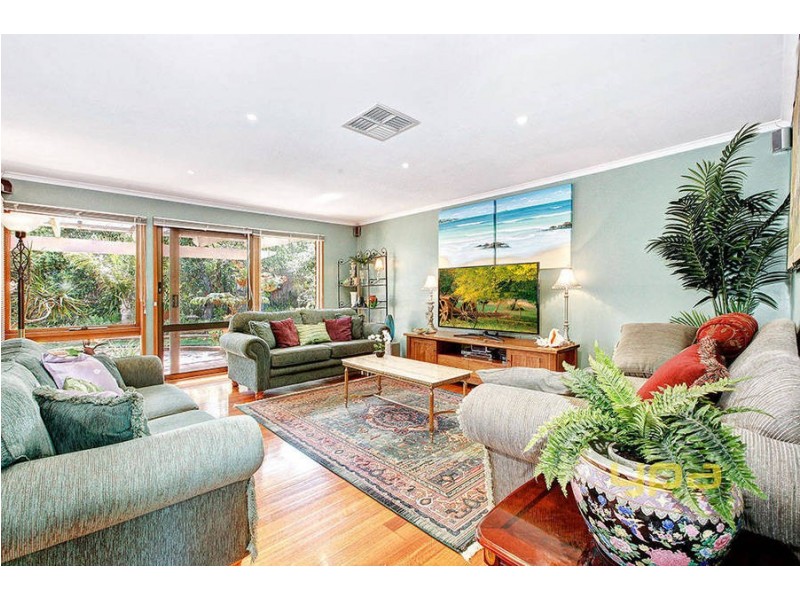 2 Villa Walk, Werribee VIC 3030