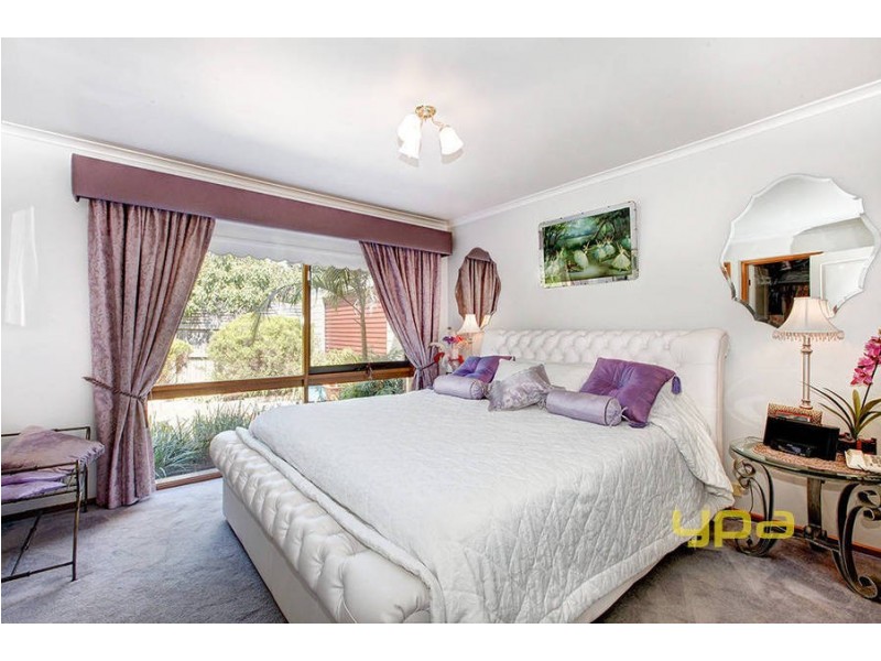 2 Villa Walk, Werribee VIC 3030