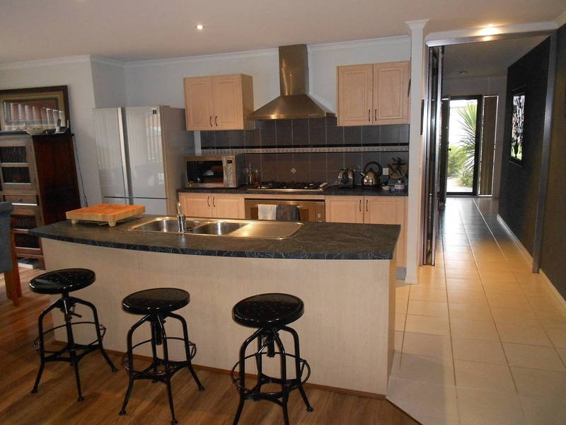 27 Chesterton Avenue, Tarneit VIC 3029