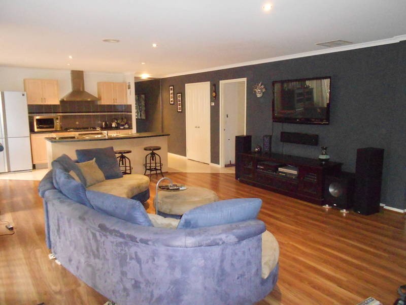 27 Chesterton Avenue, Tarneit VIC 3029