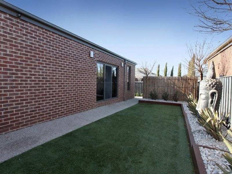 44 Urban Drive, Williams Landing VIC 3027