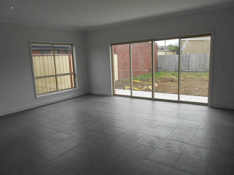 1/77 Market Road, Werribee VIC 3030