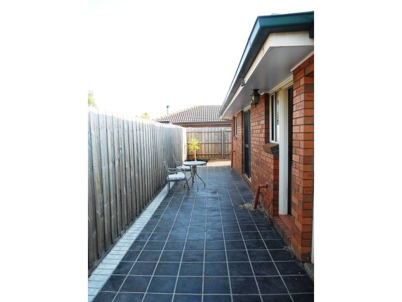 2/2 East Gateway, Wyndham Vale VIC 3024