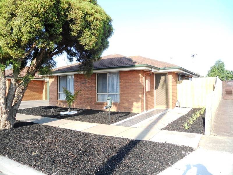 2/2 East Gateway, Wyndham Vale VIC 3024