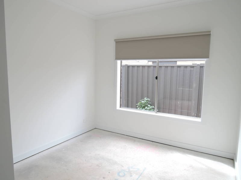 2/10 Chapman Drive, Wyndham Vale VIC 3024