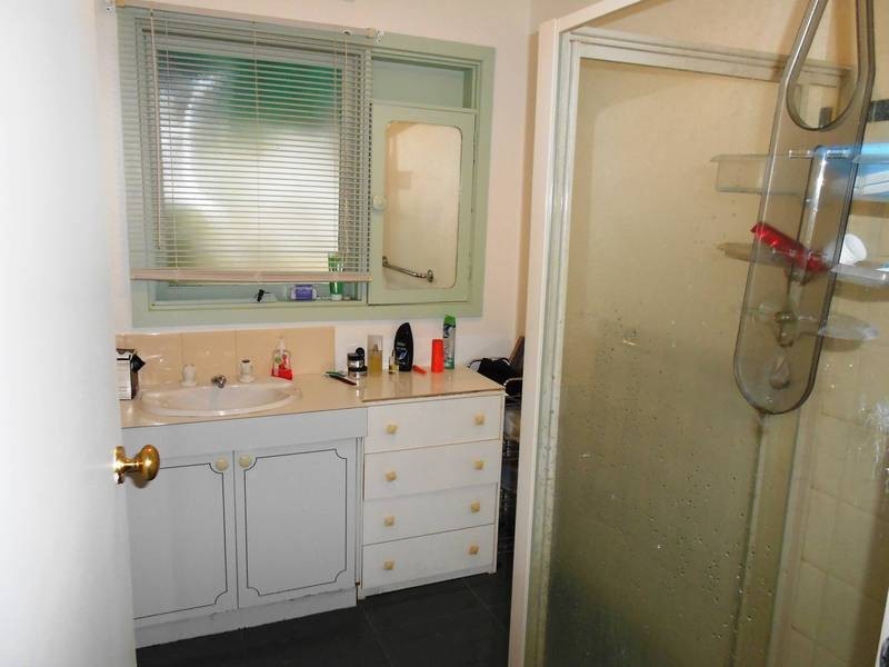 10/27 Deutgam Street, Werribee VIC 3030