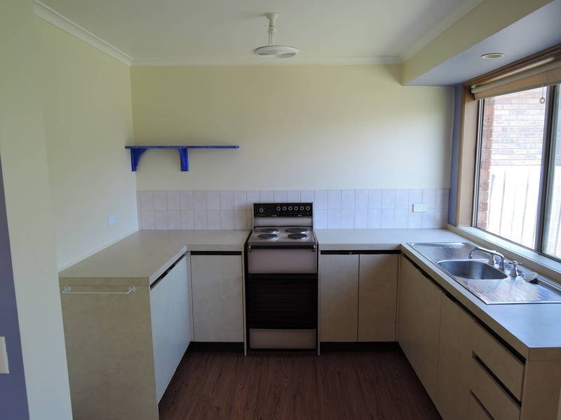 2/1 Regis Close, Werribee VIC 3030