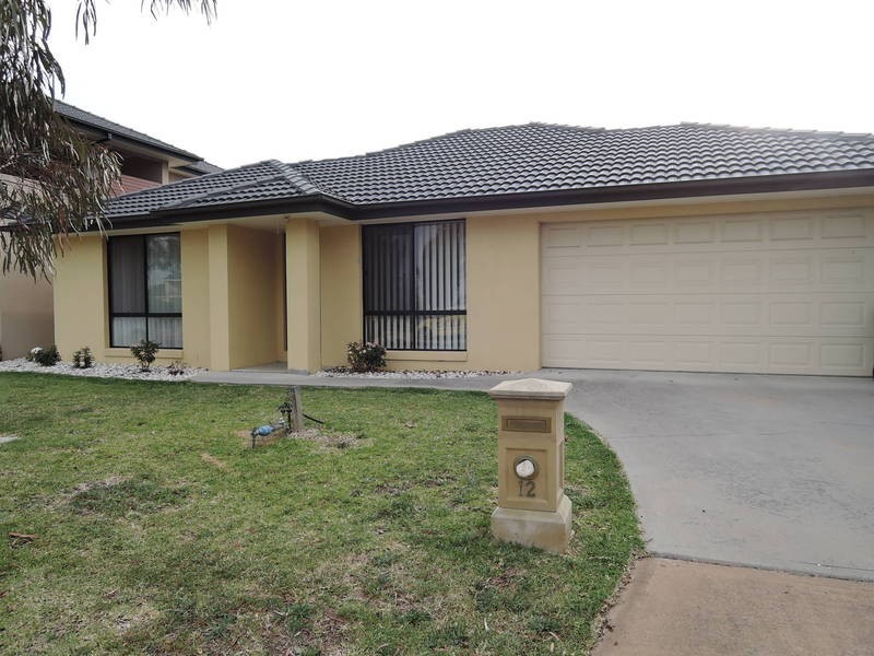 12 Monterey Bay Drive, Point Cook VIC 3030