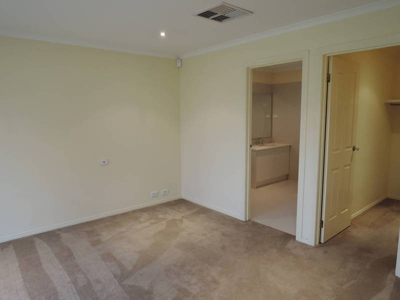 12 Monterey Bay Drive, Point Cook VIC 3030