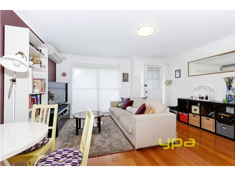 3/2 Railway Avenue, Werribee VIC 3030