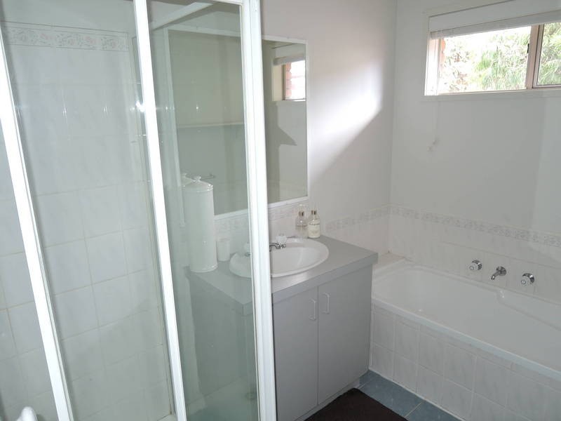 5 Carmarthen Close, Werribee VIC 3030