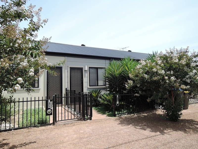 8/2-6 Kelly Street, Werribee VIC 3030