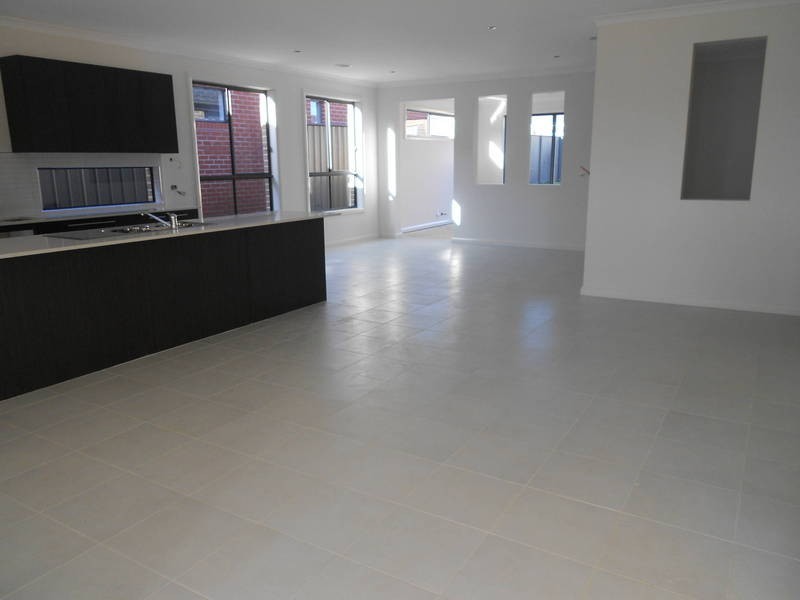 59 Kingbird Avenue, Truganina VIC 3029