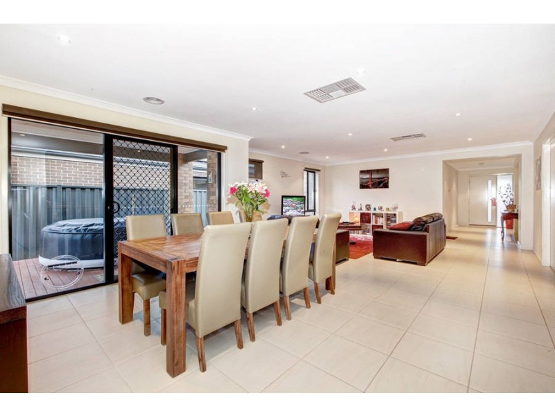 16 Bindarri Road, Wyndham Vale VIC 3024