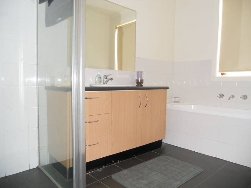 2/119 Mossfiel Drive, Hoppers Crossing VIC 3029