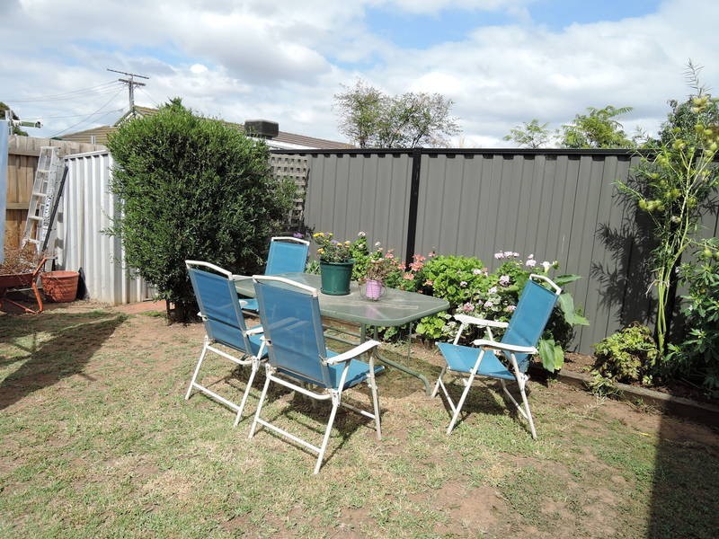 1/5 Enfield Avenue, Werribee VIC 3030