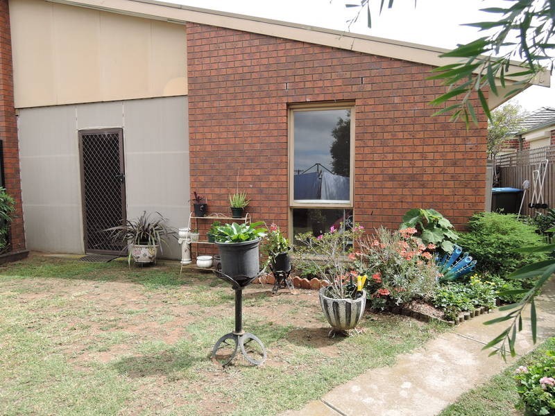 1/5 Enfield Avenue, Werribee VIC 3030