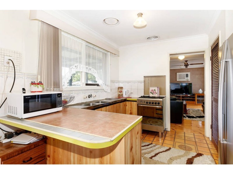 6 Quartok Avenue, Werribee VIC 3030