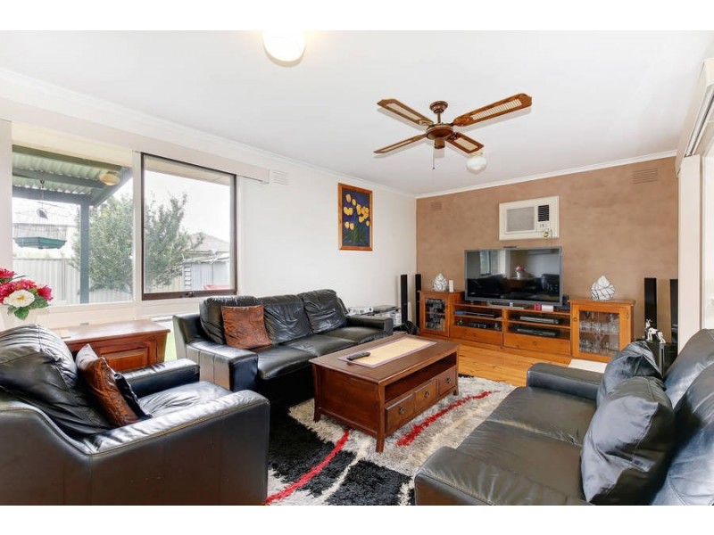 6 Quartok Avenue, Werribee VIC 3030