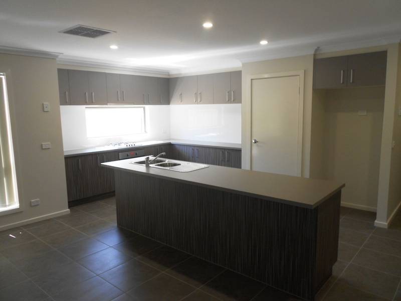 19B Eleanor Drive, Hoppers Crossing VIC 3029