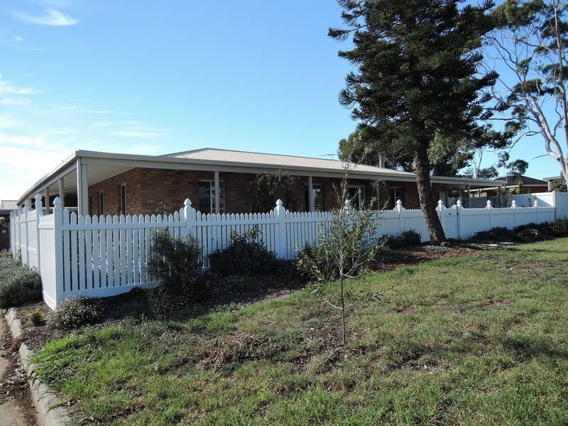 14 Nolan Grove, Werribee South VIC 3030