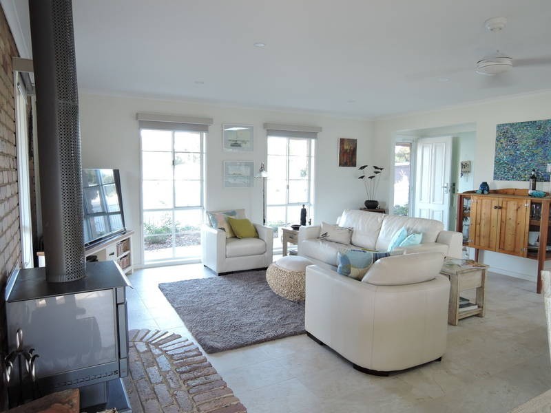 14 Nolan Grove, Werribee South VIC 3030