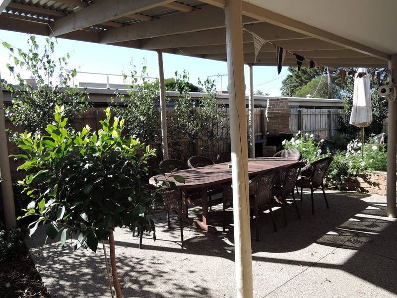 14 Nolan Grove, Werribee South VIC 3030