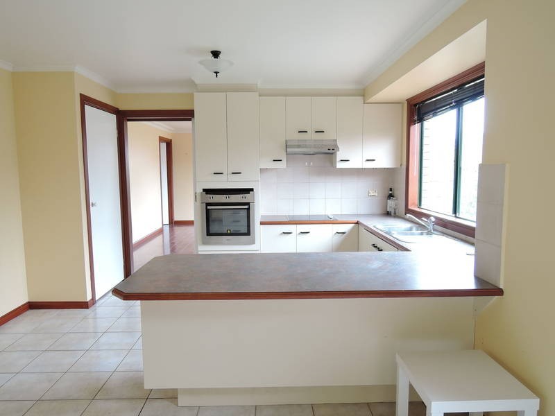 2 Jasmine Close, Hoppers Crossing VIC 3029