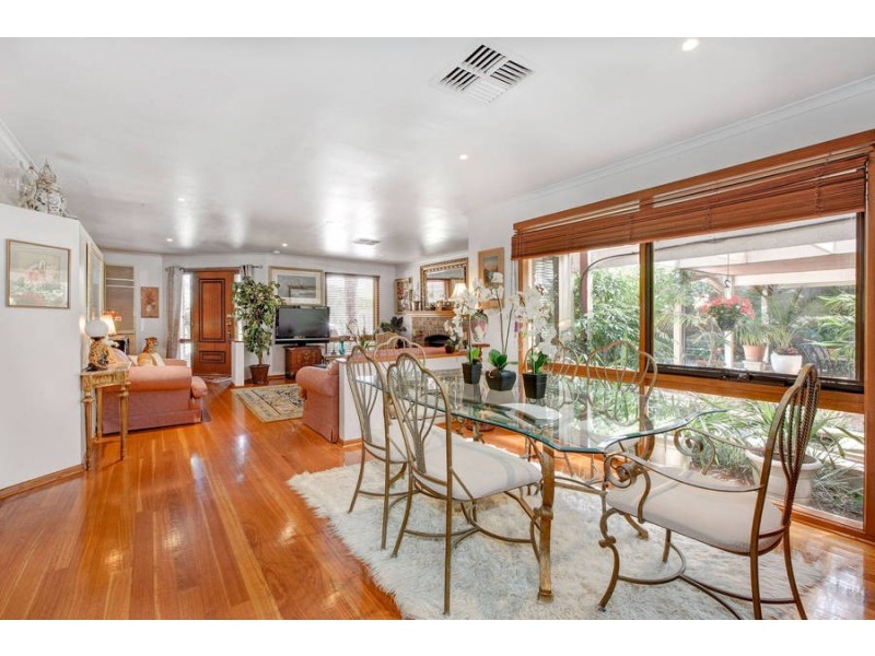 2 Villa Walk, Werribee VIC 3030