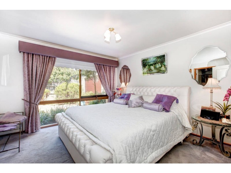 2 Villa Walk, Werribee VIC 3030