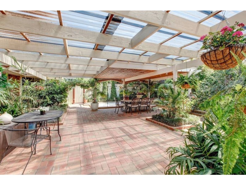 2 Villa Walk, Werribee VIC 3030
