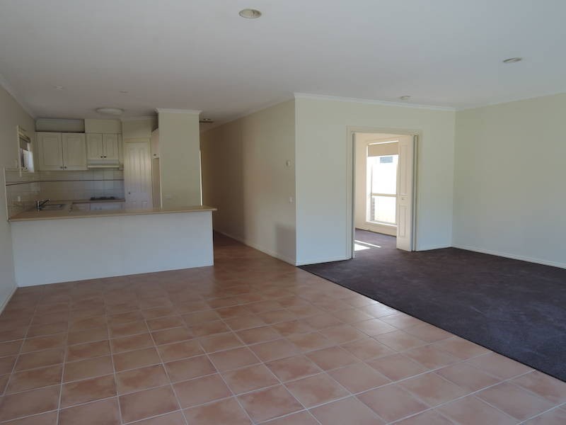 10 Chesterfield Drive, Wyndham Vale VIC 3024