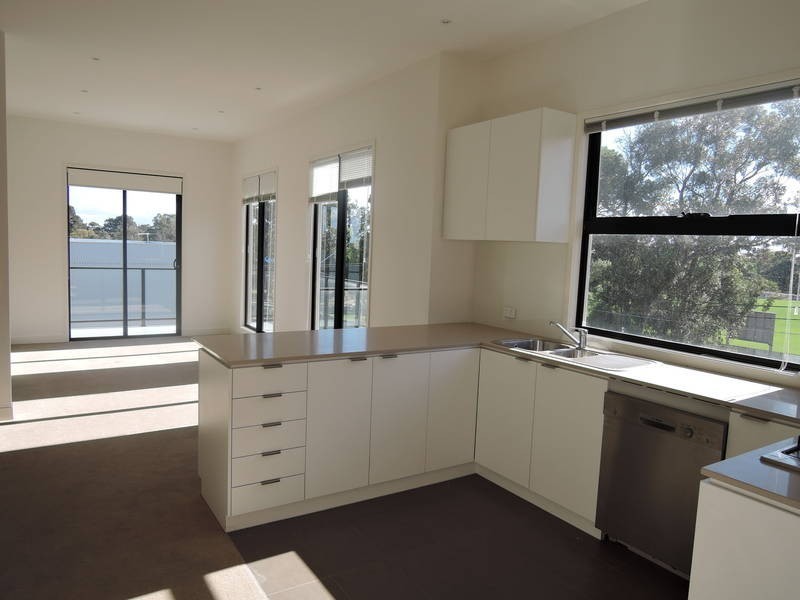 15/217-219 Watton Street, Werribee VIC 3030