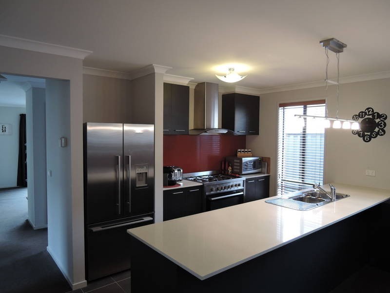 27 Wylie Way, Point Cook VIC 3030