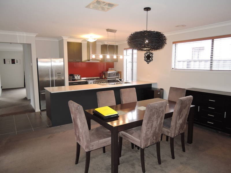 27 Wylie Way, Point Cook VIC 3030