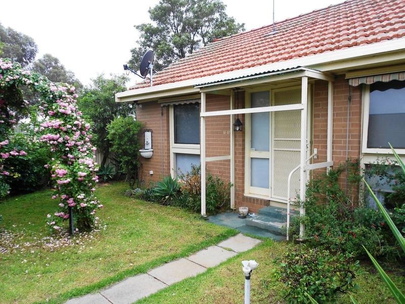 10/27 Deutgam Street, Werribee VIC 3030