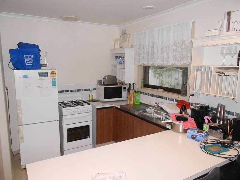 10/27 Deutgam Street, Werribee VIC 3030