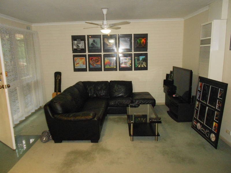 10/27 Deutgam Street, Werribee VIC 3030