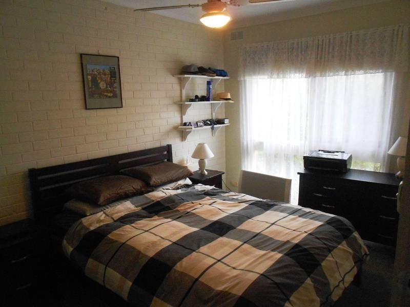 10/27 Deutgam Street, Werribee VIC 3030