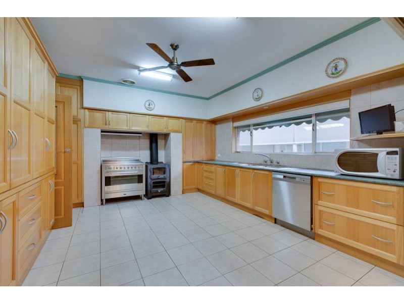 8 Wyndham Street, Werribee VIC 3030