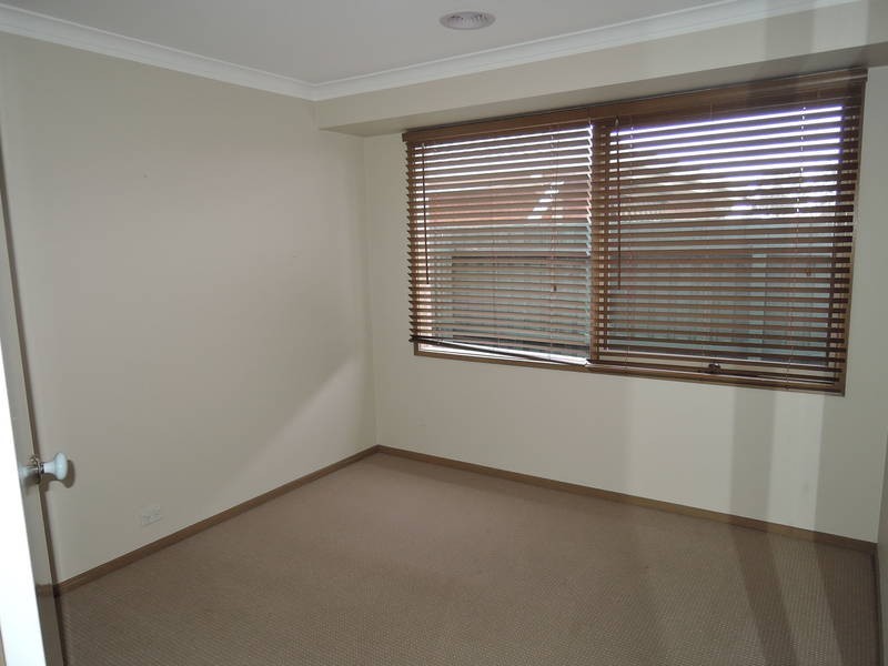 17 Kathleen Crescent, Hoppers Crossing VIC 3029